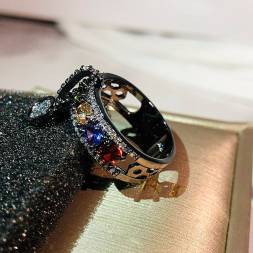 Винтажное обручальное кольцо с черным камнем